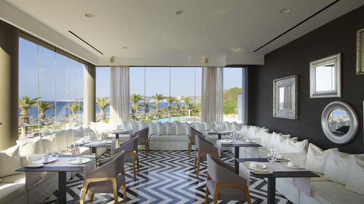 The Ixian Grand & All Suites